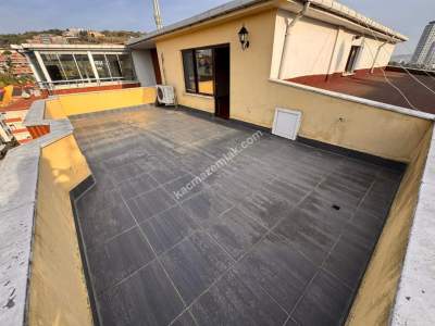 Acıbadem Akçaağaç Sokakta 250 M2 Net Kiralık 5+2Dubleks 36