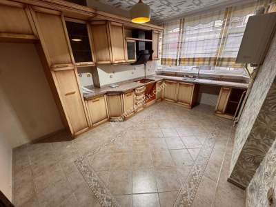 Acıbadem Akçaağaç Sokakta 250 M2 Net Kiralık 5+2Dubleks 24