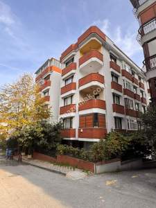 Acıbadem Akçaağaç Sokakta 250 M2 Net Kiralık 5+2Dubleks 1