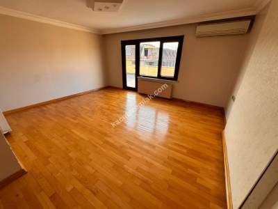 Acıbadem Akçaağaç Sokakta 250 M2 Net Kiralık 5+2Dubleks 12