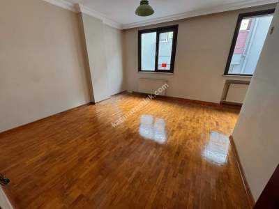 Acıbadem Akçaağaç Sokakta 250 M2 Net Kiralık 5+2Dubleks 6