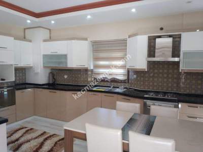 Aliağa Yenişakranda Denize Sıfır Müstakil Kiralık Villa 5