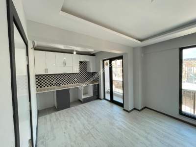 Gemlik Merkezde Satılık 6 Daireli Komple Yeni Bina 10