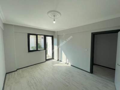 Gemlik Merkezde Satılık 6 Daireli Komple Yeni Bina 14