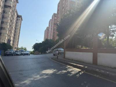 Koşuyolu Barbaros'da, 11 Daire 2 Dükkanlı Komple Bina 7