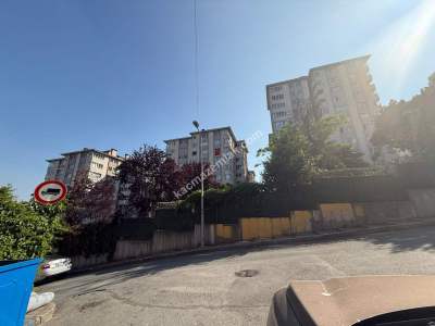 Koşuyolu Barbaros'da, 11 Daire 2 Dükkanlı Komple Bina 11