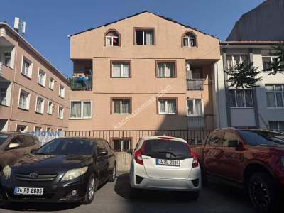 Koşuyolu Barbaros'da, 11 Daire 2 Dükkanlı Komple Bina 5