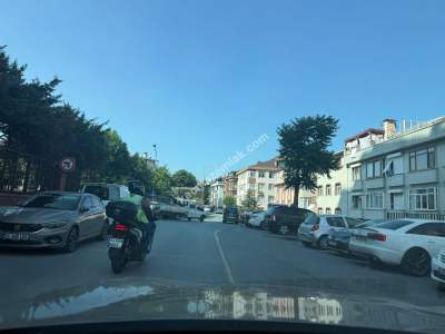 Koşuyolu Barbaros'da, 11 Daire 2 Dükkanlı Komple Bina 1