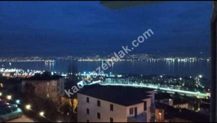 Kocaeli İzmit'te Satılık Deniz Manzaralı 4 Katlı Bina 3