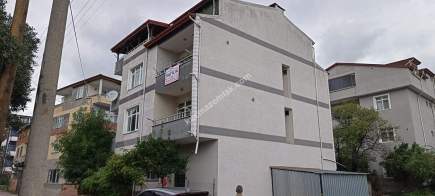 Kaçmaz Emlaktan Körfez Esentepede Satılık 4 Katlı Bina