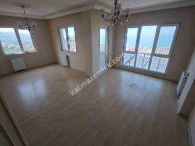 Trabzon Akçaabat Söğütlü'de Satılık Bina ​ 13