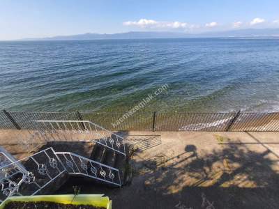 Gemlik Kurşunlu Mah Satılık Denize Sıfır Bahçeli Villa 15