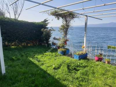 Gemlik Kurşunlu Mah Satılık Denize Sıfır Bahçeli Villa 10