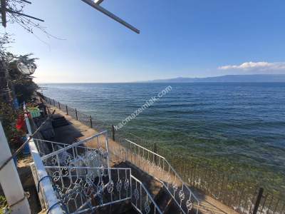 Gemlik Kurşunlu Mah Satılık Denize Sıfır Bahçeli Villa 17