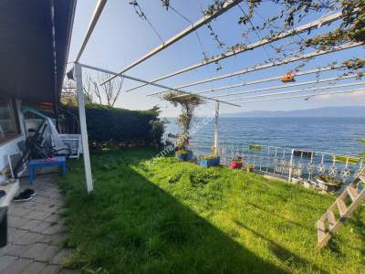 Gemlik Kurşunlu Mah Satılık Denize Sıfır Bahçeli Villa 9