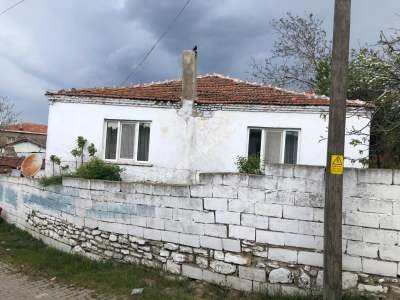 Gelibolu Karainebeyli Köyünde Satılık Kargir Ev 2