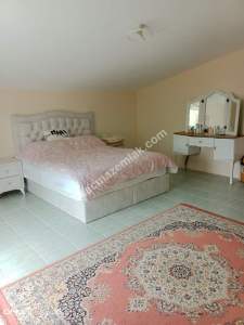 Sakarya Mahmudiyede Satılık Bahçeli Villa 31