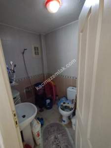 Afyon Eşref Paşa Mahallesinde Satılık 3+1 Daire 12