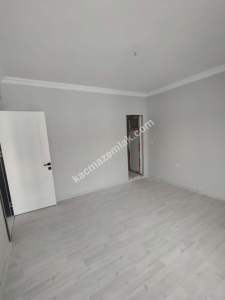 Afyon Yenice Mahallesinde Satılık 3+1 Daire 10