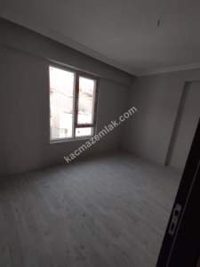 Afyon Yenice Mahallesinde Satılık 3+1 Daire 14