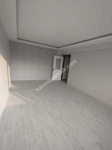 Afyon Yenice Mahallesinde Satılık 3+1 Daire 12