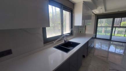 Müstakil Tadında! Sıemens Ankastreli,Lüks 4+1 Bahçe Kat 5