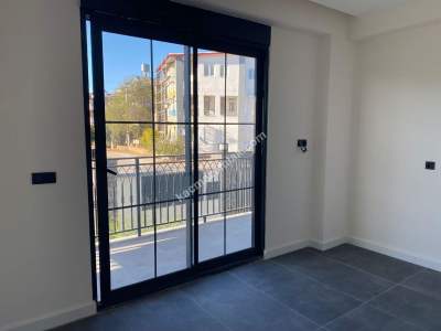 Side'de 2+1 Havuzlu Satılık Daire 4