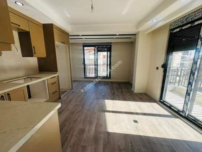 Manavgat Çarşı Merkez'de Satılık 2+1 Daire 1