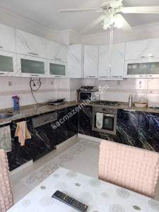 Aydın Girne Mah 4+1 Site İçerisinde Ara Kat Satılık 32