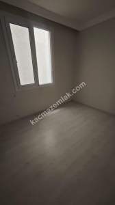 Kuşadası Davutlarda Ara Kat Satılık Daire 3+1 4