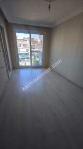 Kuşadası Davutlarda Ara Kat Satılık Daire 3+1 13