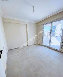 Kaçmaz Emlak Nazilliden Yeşil Mahallede Satılık Daire 2