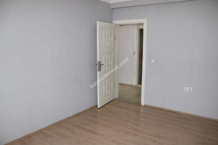 Bahçelievler Mah. Merkezi Konumda Satılık 3+1 Daire 7