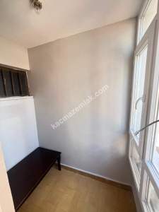 Beşevler/Konak Mah. Merkezi Konumda Bakımlı 3+1 Satılık 32