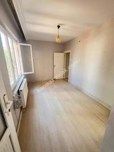 Beşevler/Konak Mah. Merkezi Konumda Bakımlı 3+1 Satılık 22