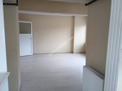 İncirli Caddesinde Geniş Teraslı 2+1 Daire 21