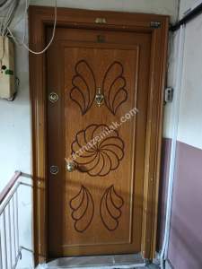 İncirli Caddesinde Geniş Teraslı 2+1 Daire