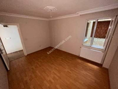 Esatpaşa 2.Kat Asansörlü 3+1 120M2 Geniş-Kullanışlı 25