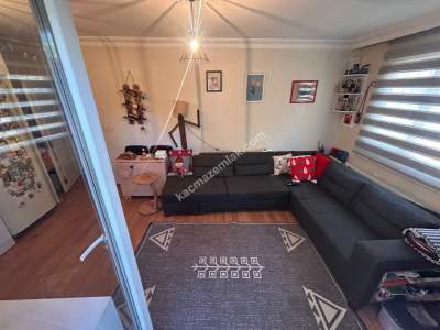 Örnek Mah Bahçe Katı 2+1 A.mutfak 70 M2 12 Yaşında 12