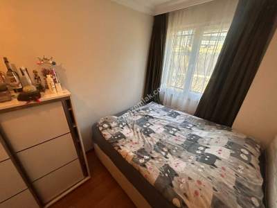 Örnek Mah Bahçe Katı 2+1 A.mutfak 70 M2 12 Yaşında 18