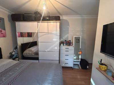 Örnek Mah Bahçe Katı 2+1 A.mutfak 70 M2 12 Yaşında 28