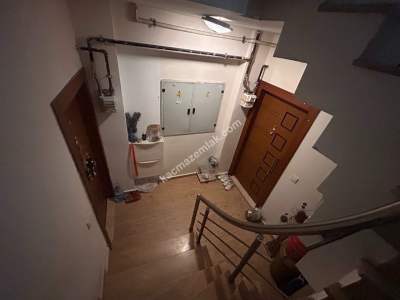 Örnek Mah Bahçe Katı 2+1 A.mutfak 70 M2 12 Yaşında 35