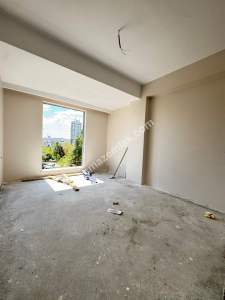 Çekmeköy Merkez'de Ebeveyn Banyolu Otoparklı 3+1 Sıfır 3