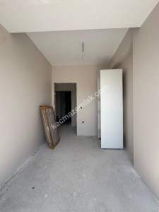 Çekmeköy Merkez'de Ebeveyn Banyolu Otoparklı 3+1 Sıfır 15