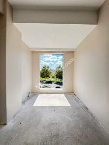 Çekmeköy Merkez'de Ebeveyn Banyolu Otoparklı 3+1 Sıfır 16