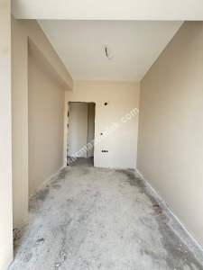 Çekmeköy Merkez'de Ebeveyn Banyolu Otoparklı 3+1 Sıfır 9