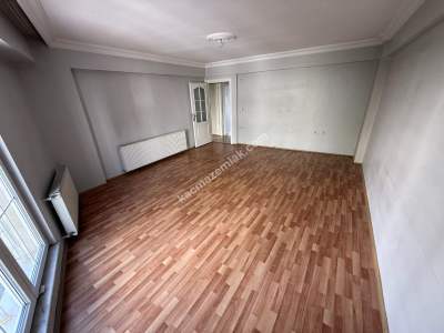 İslambey Mah'Da 2+1 100 M2 1.Kat 15 Yıllık Çift Cephe