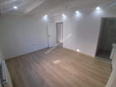 Fatih Hırka-I Şerif'te Asansörlü Yeni Binada 2+1 Daire 15