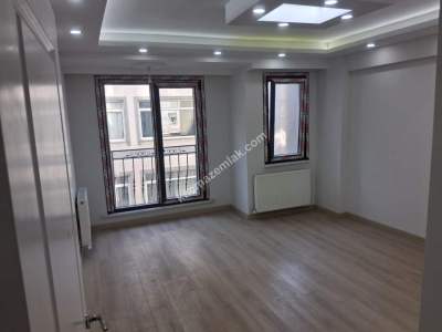 Fatih Hırka-I Şerif'te Asansörlü Yeni Binada 2+1 Daire 2