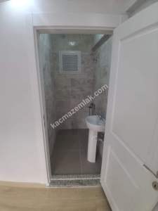 Fatih Hırka-I Şerif'te Asansörlü Yeni Binada 2+1 Daire 13